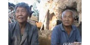 【拍客】6旬夫妇山洞养智障弃婴20年
