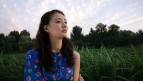 这个假小子是徐璐 剪短发变帅气