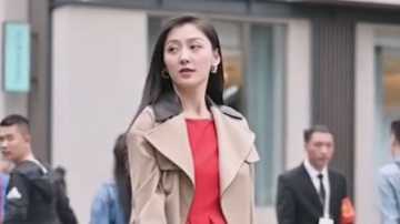 街拍美女姐姐，回头率超高！