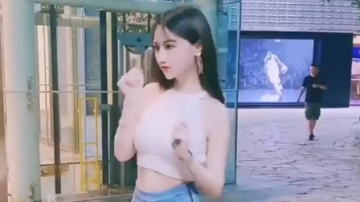 美女热舞：颜值和身材满分，网友：好想带回家