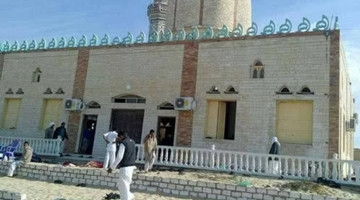 埃及一清真寺遭恐怖分子用机枪扫射 已致235死