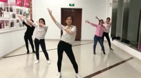 舞蹈《社会摇》高颜值美女合跳社会摇，美的逆天了