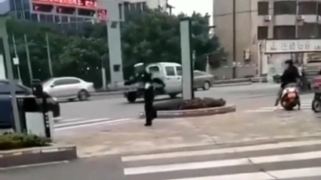 高手在民间，湖南交警一身制服也压制不住那颗骚动的心，太可爱了！