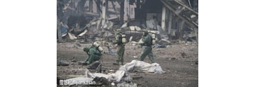 【拍客】天津港火灾爆炸事故已致104人遇难
