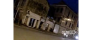 【拍客】实拍上海最牛钉子户挺立路中央