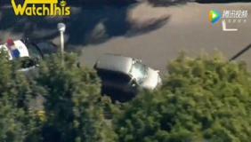 实拍警察七次撞击劫车犯 警犬无人机特警都出动了