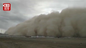 沙尘暴袭击青海格尔木 黄沙漫天场面壮观如电影中末日降临