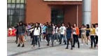 【拍客】诚毅学院快闪求婚 很幸福