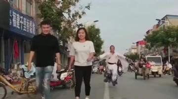 高手在民间：几秒后的一幕我不淡定了，小哥哥你是来搞笑的吧