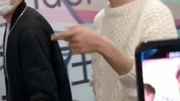 【肖战机场】肖战“生气”，因为粉丝乱跑