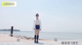 美女海边大跳神曲《Samsara》舞蹈教学版，满屏的大腿，好性感