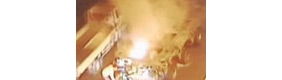 【拍客】大货急刹车后轮爆燃大火