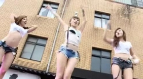 三位美女短裤热舞，蹦蹦舞