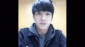 赵哲钢琴弹唱《可惜不是你》超动听